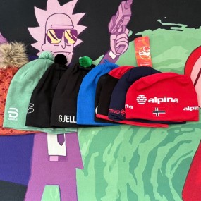 Skihue med eget logo – Tryk & broderi | vaca-praeg.com